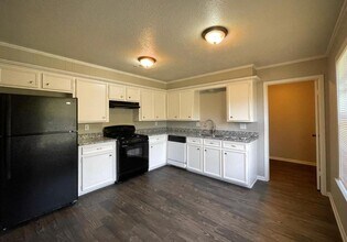 1616 Northwood Blvd in Corsicana, TX - Building Photo - Building Photo