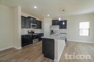 106 Spring Knoll Dr in Charlotte, NC - Foto de edificio - Building Photo