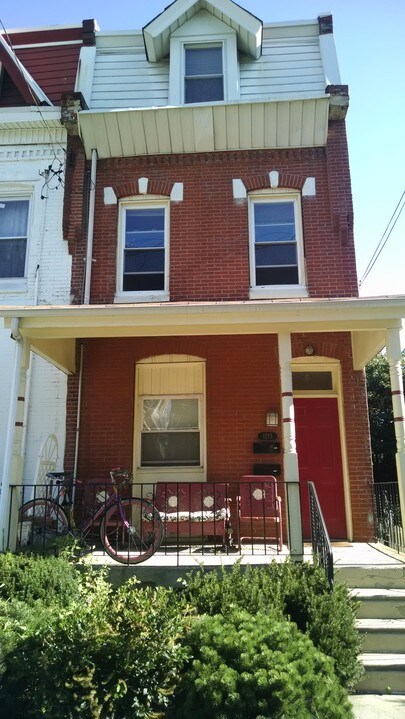 1213 S 46th St, Unit 2nd Floor in Philadelphia, PA - Building Photo