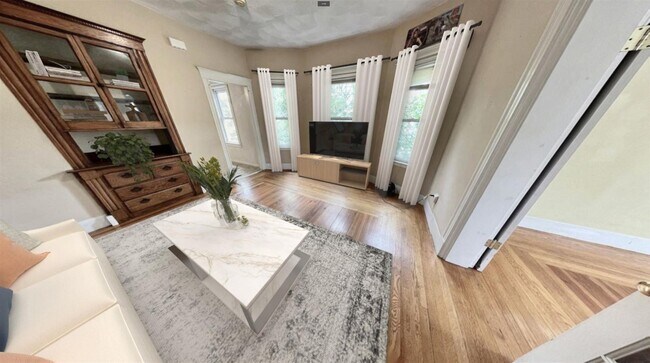 296 Highland Ave, Unit 3