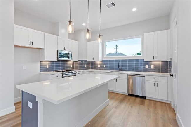 property at 905 Quitman St