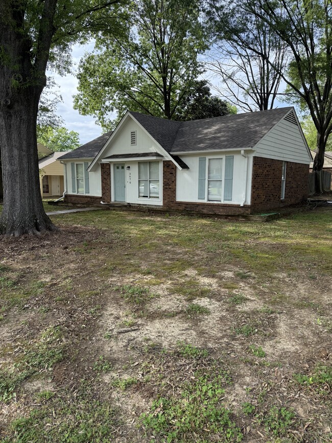 property at 3670 Heathcliff Dr