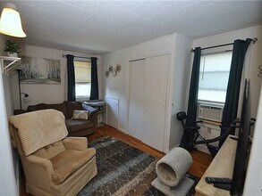 122 Beechwood Ave, Unit 1 in Liverpool, NY - Building Photo - Building Photo