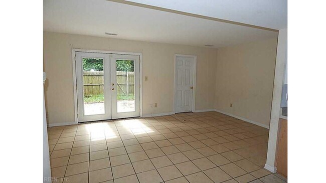 375 Circuit Ln, Unit C photo'