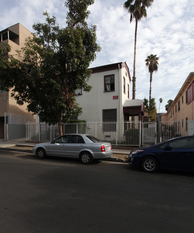 1610 N Serrano Ave in Los Angeles, CA - Building Photo - Building Photo