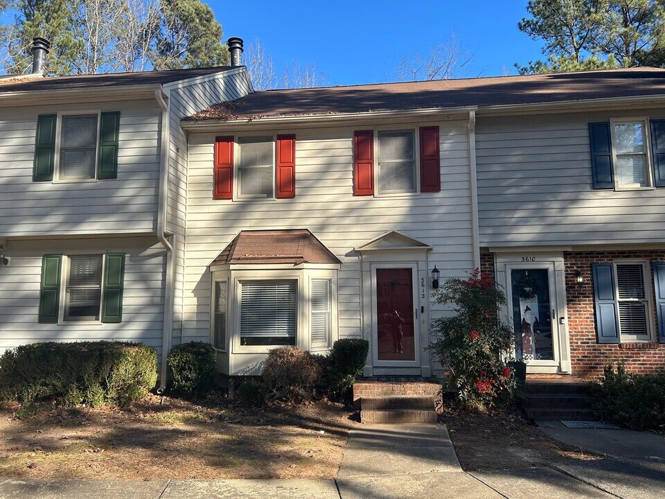 5612 Hamstead Crossing in Raleigh, NC - Building Photo
