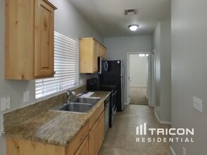 10321 W Monterosa Ave in Phoenix, AZ - Building Photo - Building Photo
