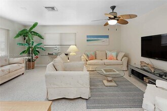 330 Van Buren St in Hollywood, FL - Building Photo - Building Photo