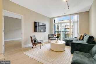 145 Riverhaven Dr in Oxon Hill, MD - Building Photo - Building Photo