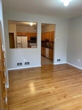 301 Pinelli Dr in Piscataway, NJ - Foto de edificio - Building Photo