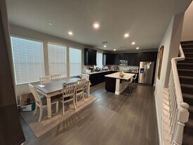 1007 Golden Sunray Terrace in Davis, CA - Building Photo