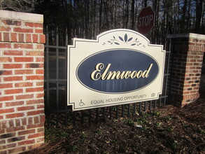 Elmwood Apartments in Mebane, NC - Foto de edificio - Building Photo