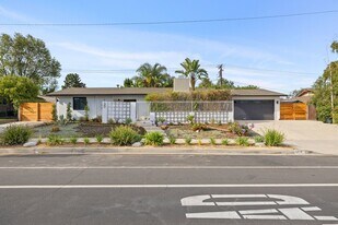 30 E Gainsborough Rd in Thousand Oaks, CA - Building Photo