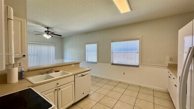 8841 SW 212th Terrace in Cutler Bay, FL - Building Photo - Building Photo