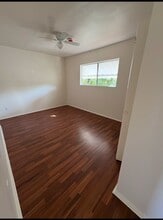 1165 E 42nd Pl. in Los Angeles, CA - Building Photo - Building Photo