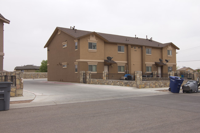 3400 Blue Earth in El Paso, TX - Building Photo - Building Photo