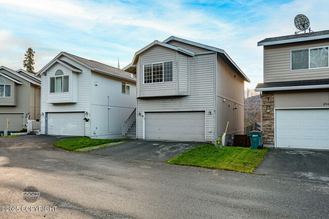 20444 Granite Park Cir in Anchorage, AK - Foto de edificio - Building Photo