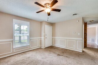 1407 Helen Cir in Arlington, TX - Building Photo - Building Photo