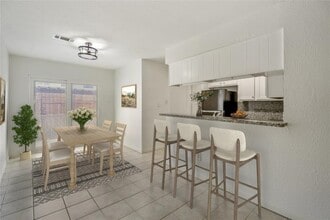 2501 Bering Dr in Houston, TX - Building Photo - Building Photo