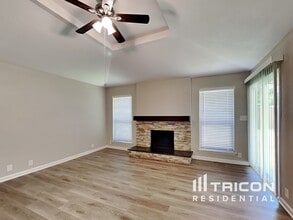 810 Fondren Dr in Arlington, TX - Building Photo - Building Photo