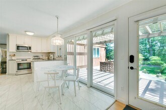 1075 Inlet Ln in Greenport, NY - Building Photo - Building Photo