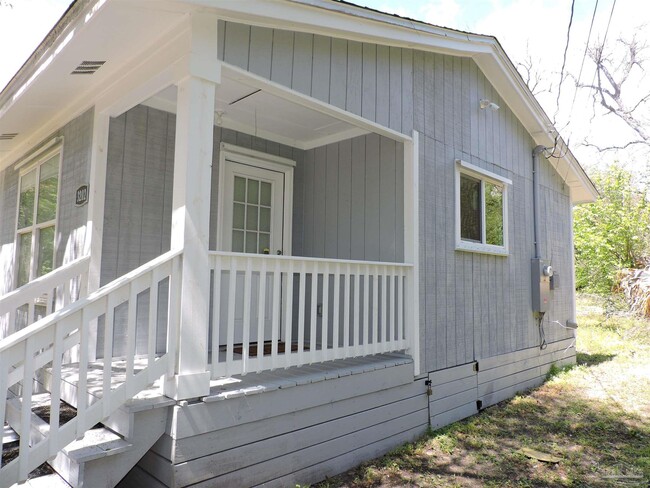 3202 W Lee St in Pensacola, FL - Foto de edificio - Building Photo