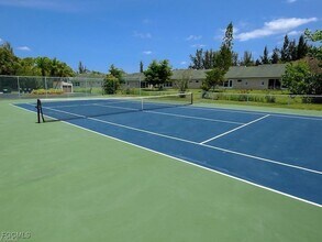 16881 Davis Rd, Unit 414 in Ft. Myers, FL - Building Photo - Building Photo