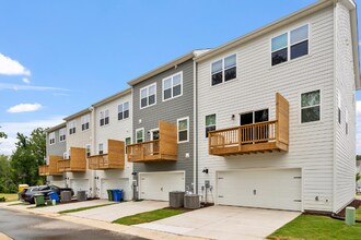 703 Lucky Clover Wy in Fuquay Varina, NC - Building Photo - Building Photo