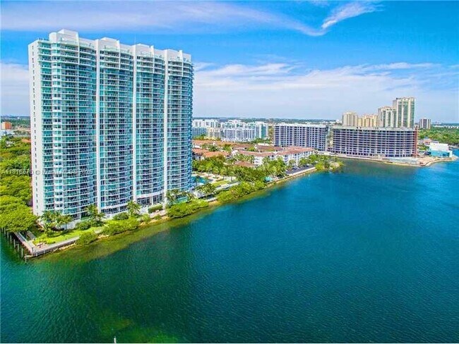 3201 NE 183rd St, Unit 2502 in Aventura, FL - Building Photo - Building Photo