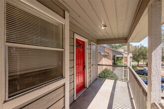 2404 Sycamore Ave in Huntsville, TX - Building Photo - Building Photo