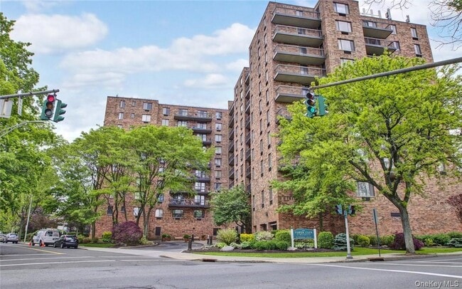 50 Columbus Ave in Tuckahoe, NY - Building Photo - Building Photo