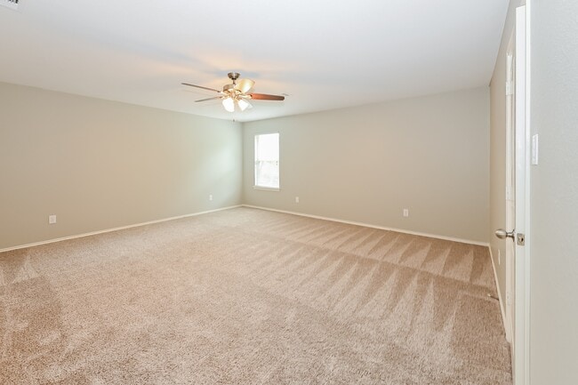 111 Meadow Mill Dr in Conroe, TX - Building Photo - Building Photo