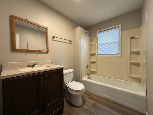 624 E 24th St, Unit 624