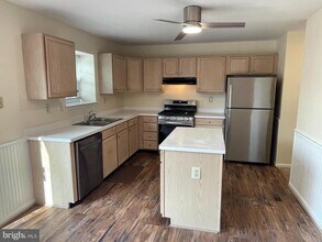 716 Heather Ln in Aston, PA - Building Photo - Building Photo