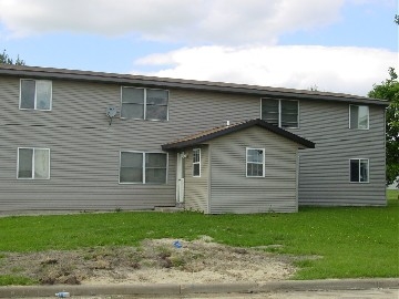 1001 Grassman St in Tomah, WI - Foto de edificio