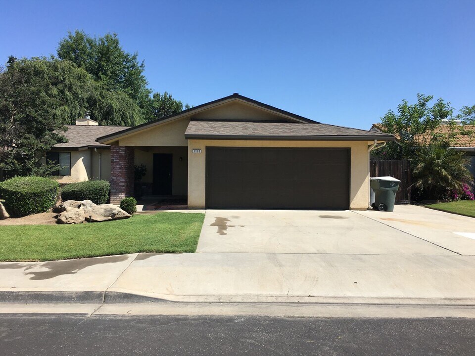 1175 Pontiac Ave in Clovis, CA - Building Photo
