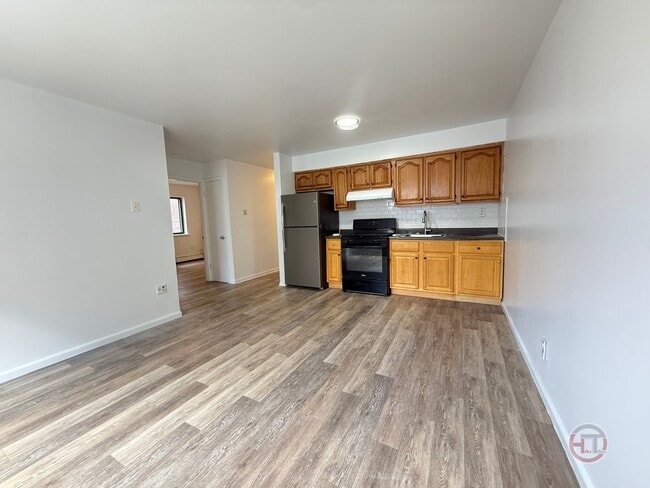 property at 189 Throgs Neck Blvd