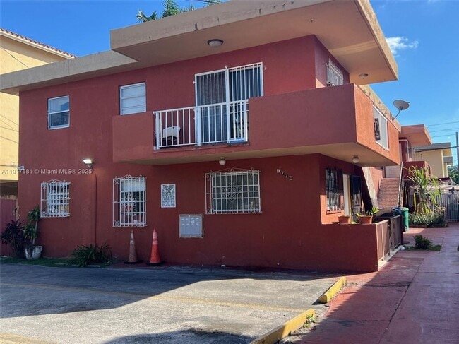 1770 SW 6th St in Miami, FL - Foto de edificio - Building Photo