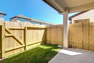 12243 Dona Lane in Houston, TX - Building Photo - Building Photo