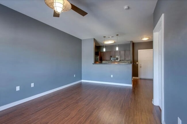 2197 Nolensville Pike, Unit Unit 326 in Nashville, TN - Foto de edificio - Building Photo