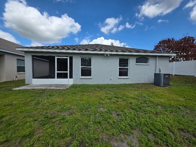 1906 Danes Ct in Lakeland, FL - Building Photo - Building Photo