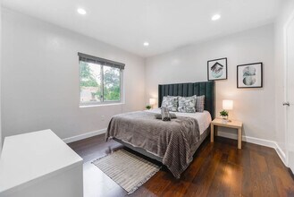 6715 NE Miami Pl in Miami, FL - Building Photo - Building Photo