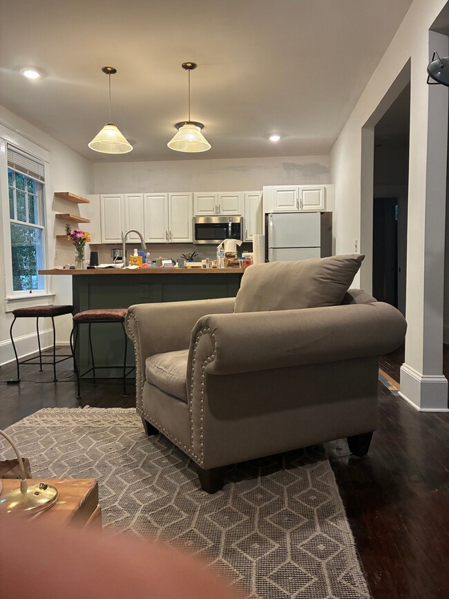 property at 1401 Grace St