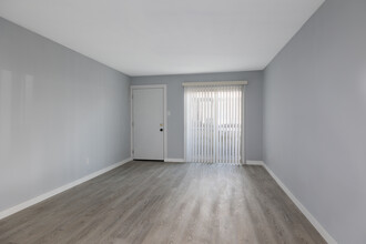 Renewal Heights Apartments in St. Louis, MO - Building Photo - Interior Photo