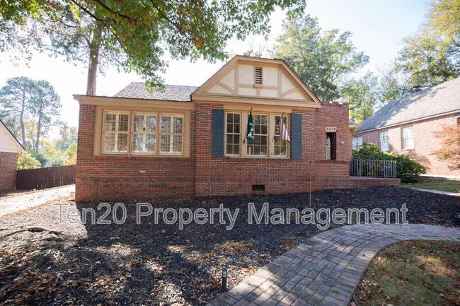 property at 1818 Slade Dr