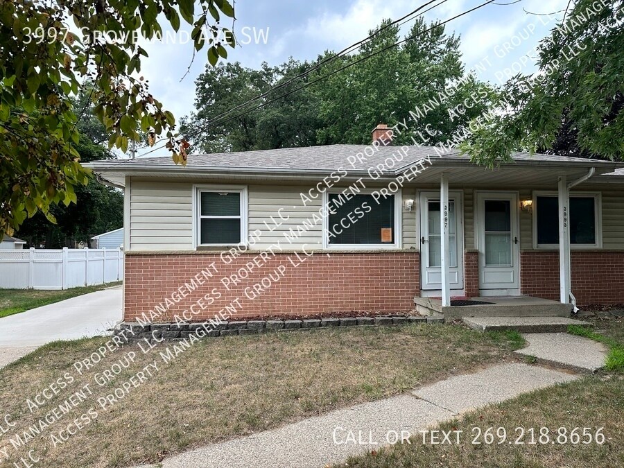 3997 Groveland Ave SW in Wyoming, MI - Building Photo