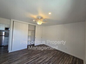 1078 Fuchsia Ln in San Diego, CA - Building Photo - Building Photo