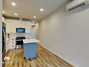 7023 42nd Ave S in Seattle, WA - Building Photo - Building Photo