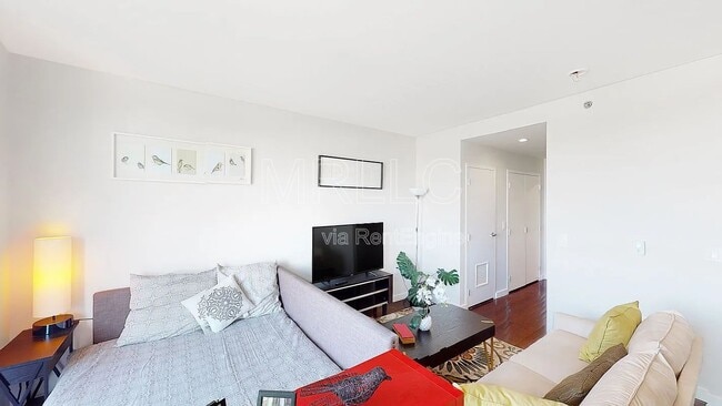 12-15 Broadway in Queens, NY - Building Photo - Building Photo