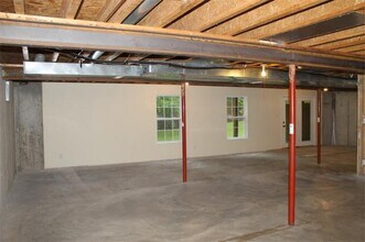 713B Tall Oaks Dr, Unit B in St. Clair, MO - Foto de edificio - Building Photo